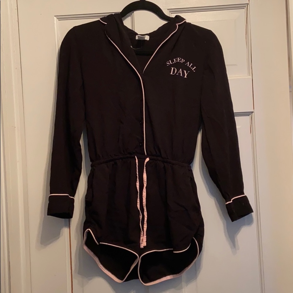 Adorable sleep all day romper pajamas 😍
